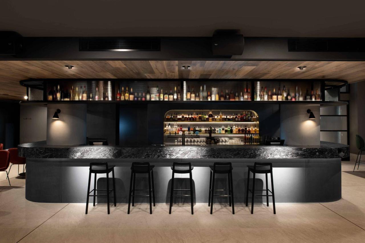 فندق ميدنايت، أوتوجراف كولكشن كنبرا المظهر الخارجي الصورة The bar at the restaurant