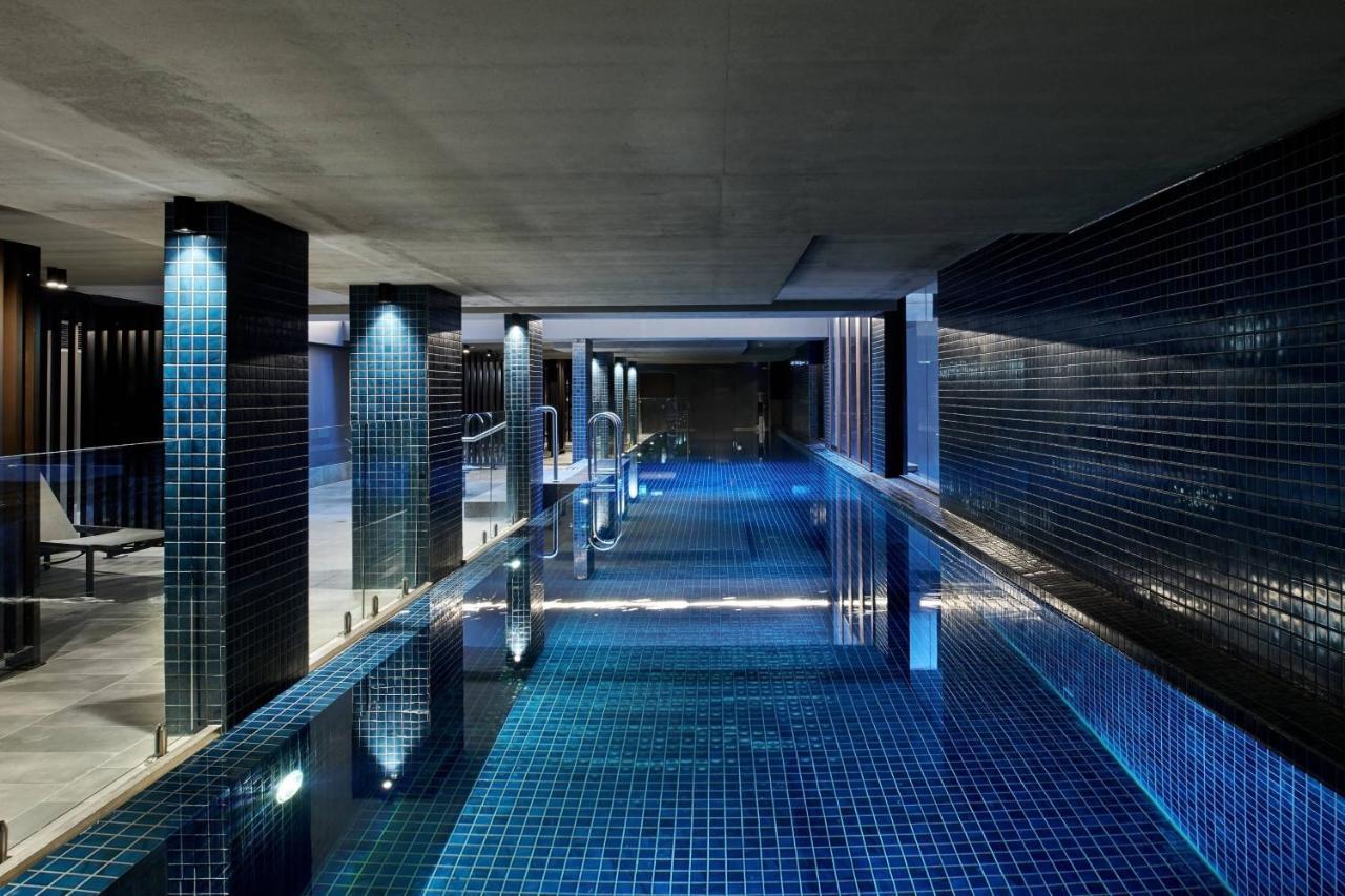 فندق ميدنايت، أوتوجراف كولكشن كنبرا المظهر الخارجي الصورة The pool at the hotel